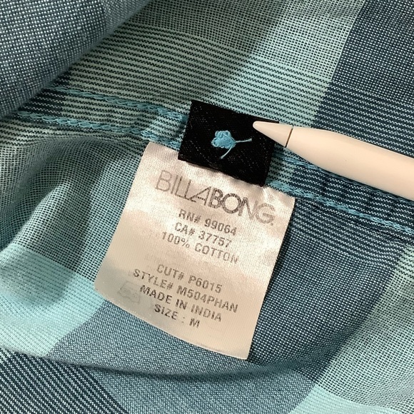 Billabong plaid shirt sleeve button up size medium EUC - Picture 8 of 11